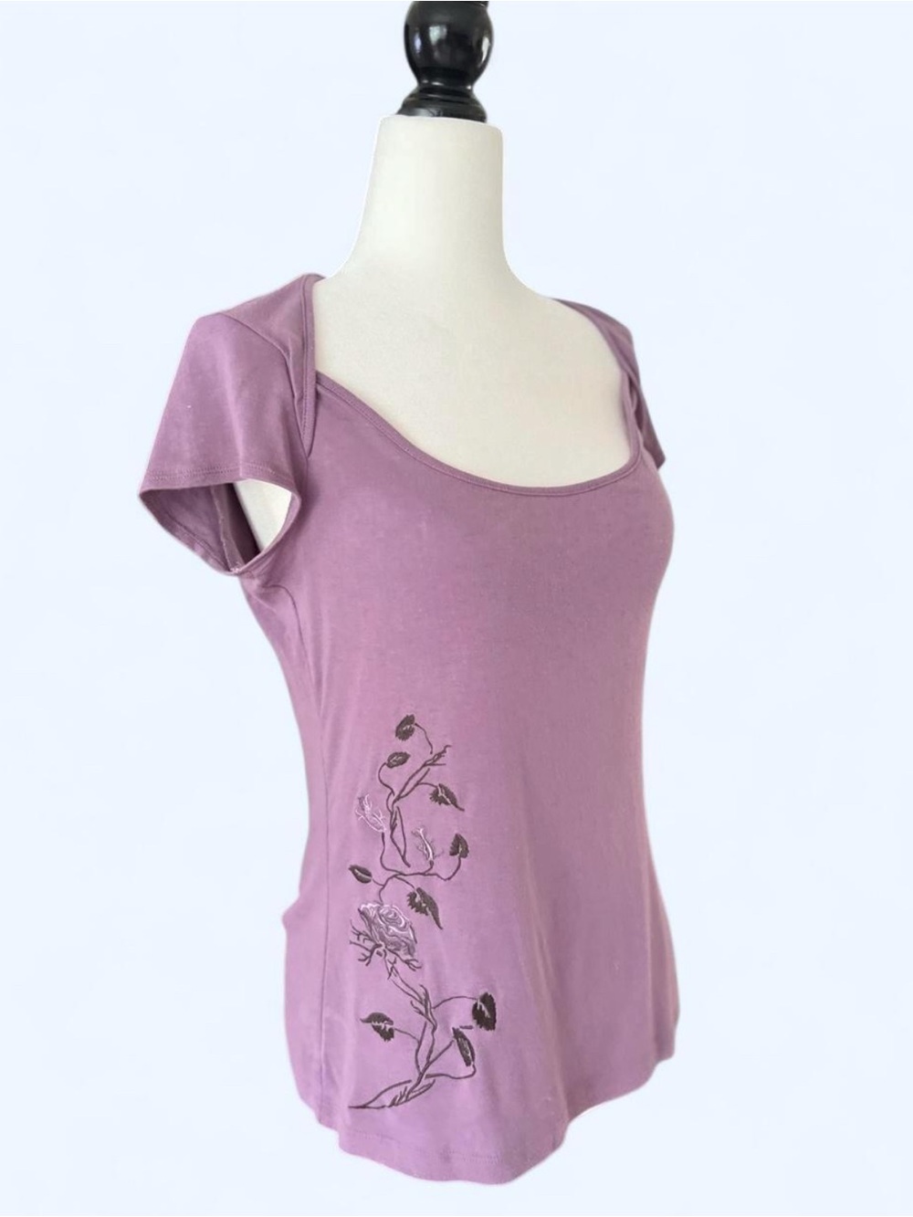 Vintage Y2K Lavender Floral Embroidered Baby Tee M Scoop Neck Fairycore Cotton